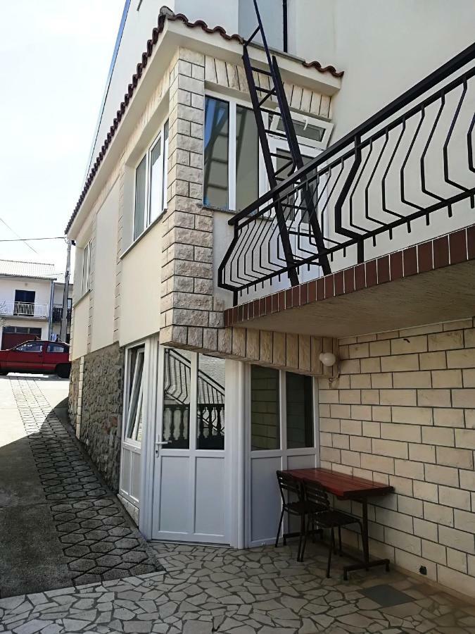 Apartment And Rooms Markovic Senj  Exteriör bild